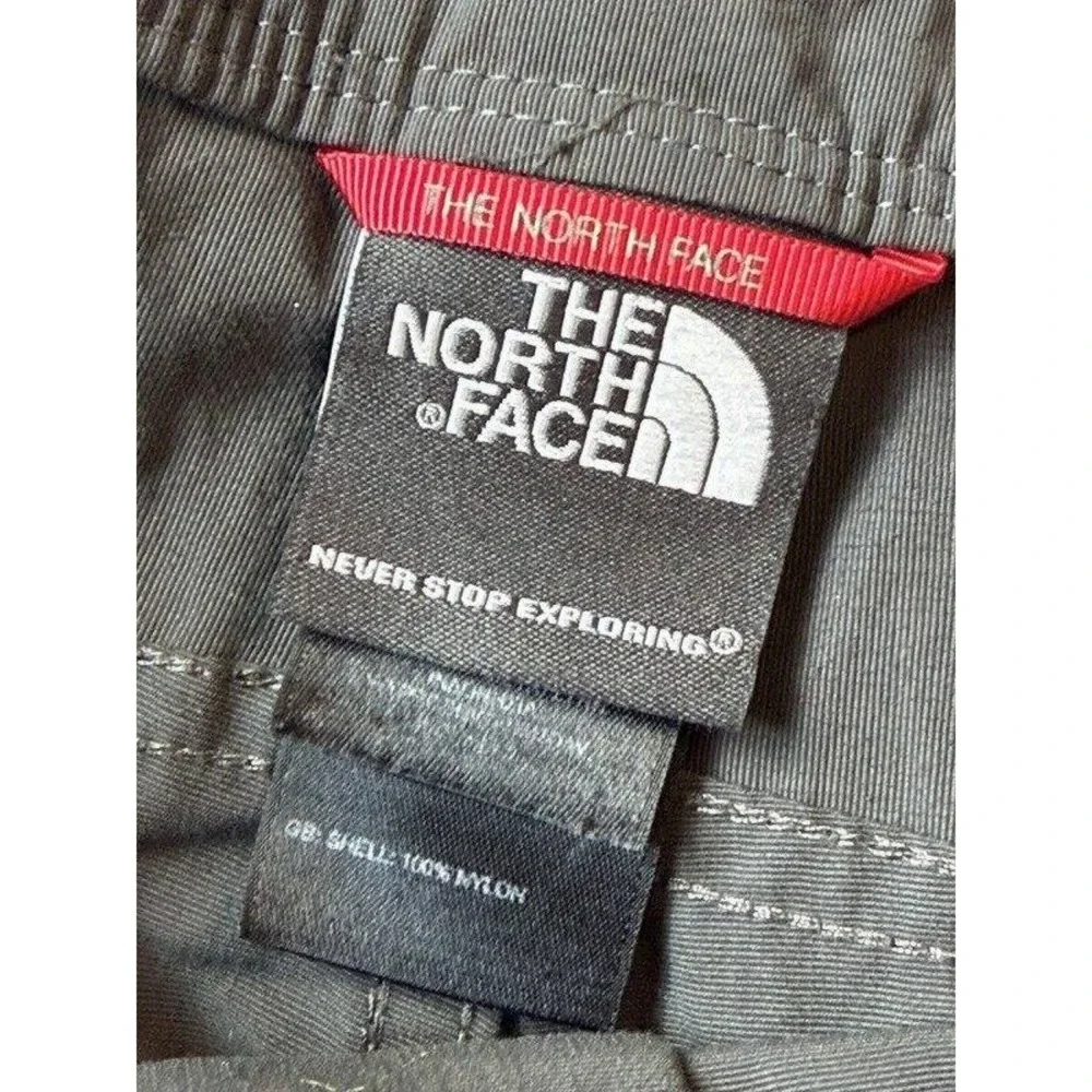 The North Face Mens Dark Gray Ripstop Shorts AXEZ Nylon Size 36